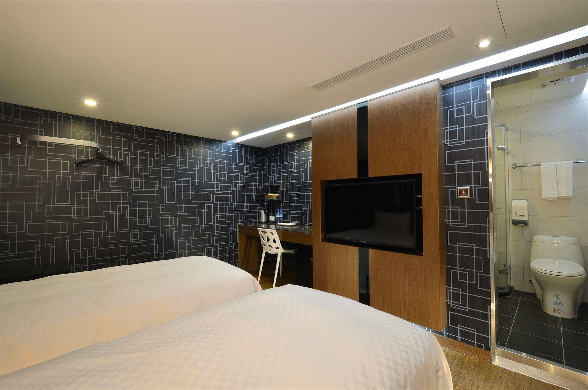 New Stay Inn II - Nanxi Тайпей Екстериор снимка